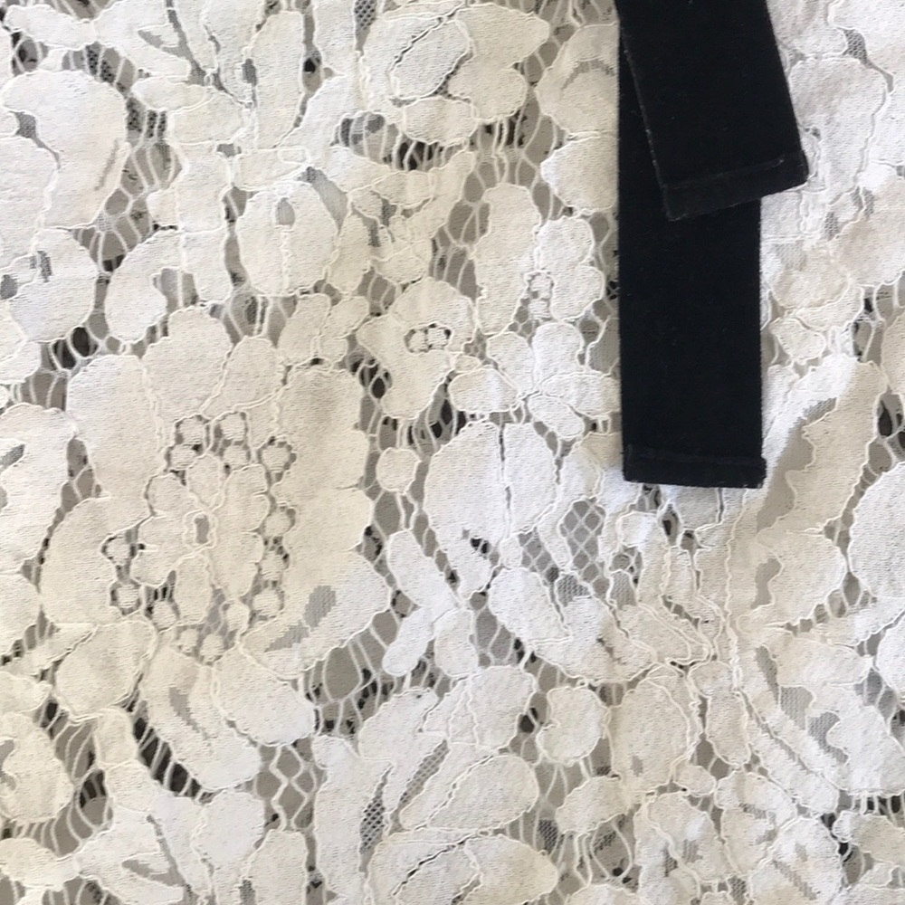 blouse - Picture 2 of 2